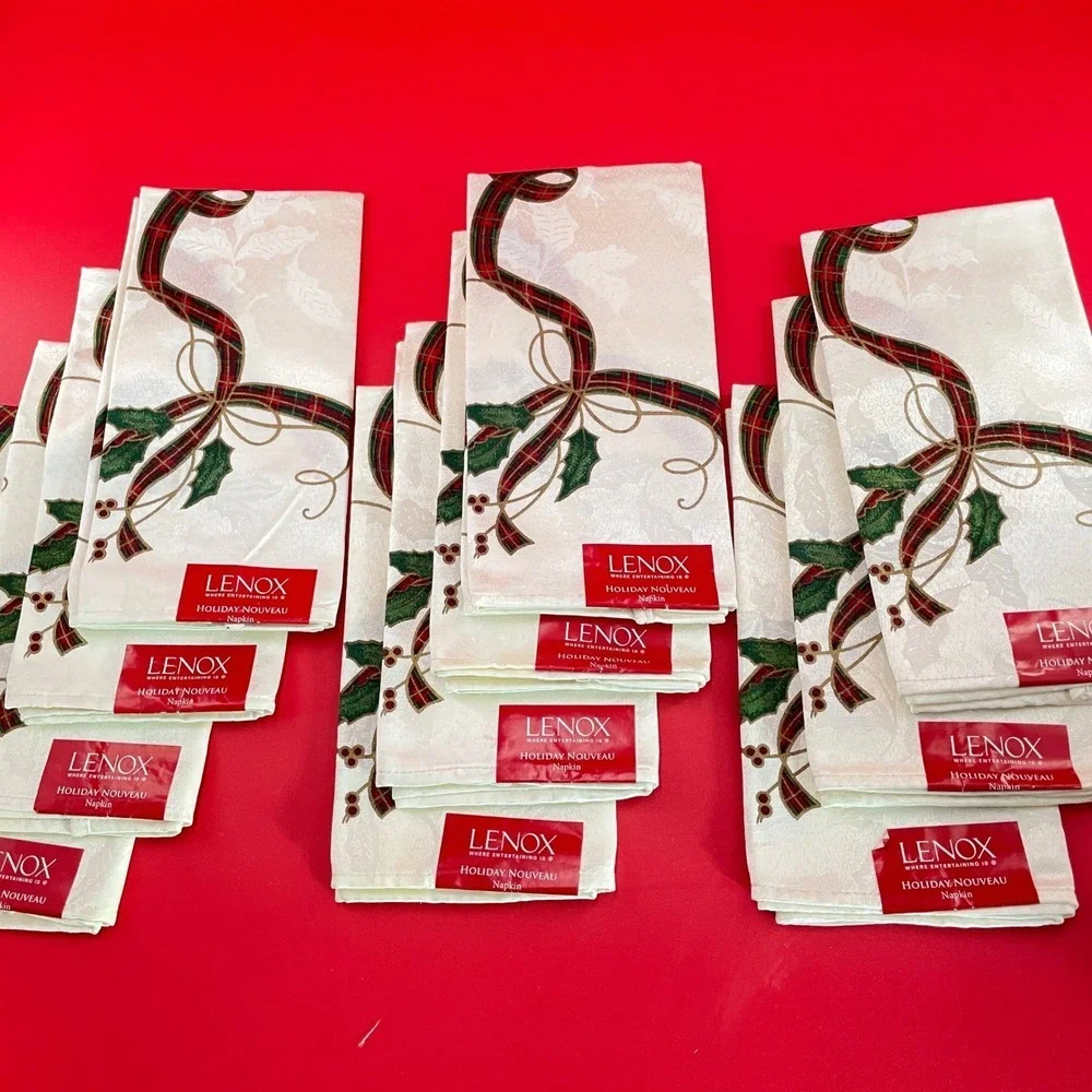 Lenox Holiday Nouveau Dinner Napkins Cream 20 x 20 Plaid Ribbon Holly Set of 11